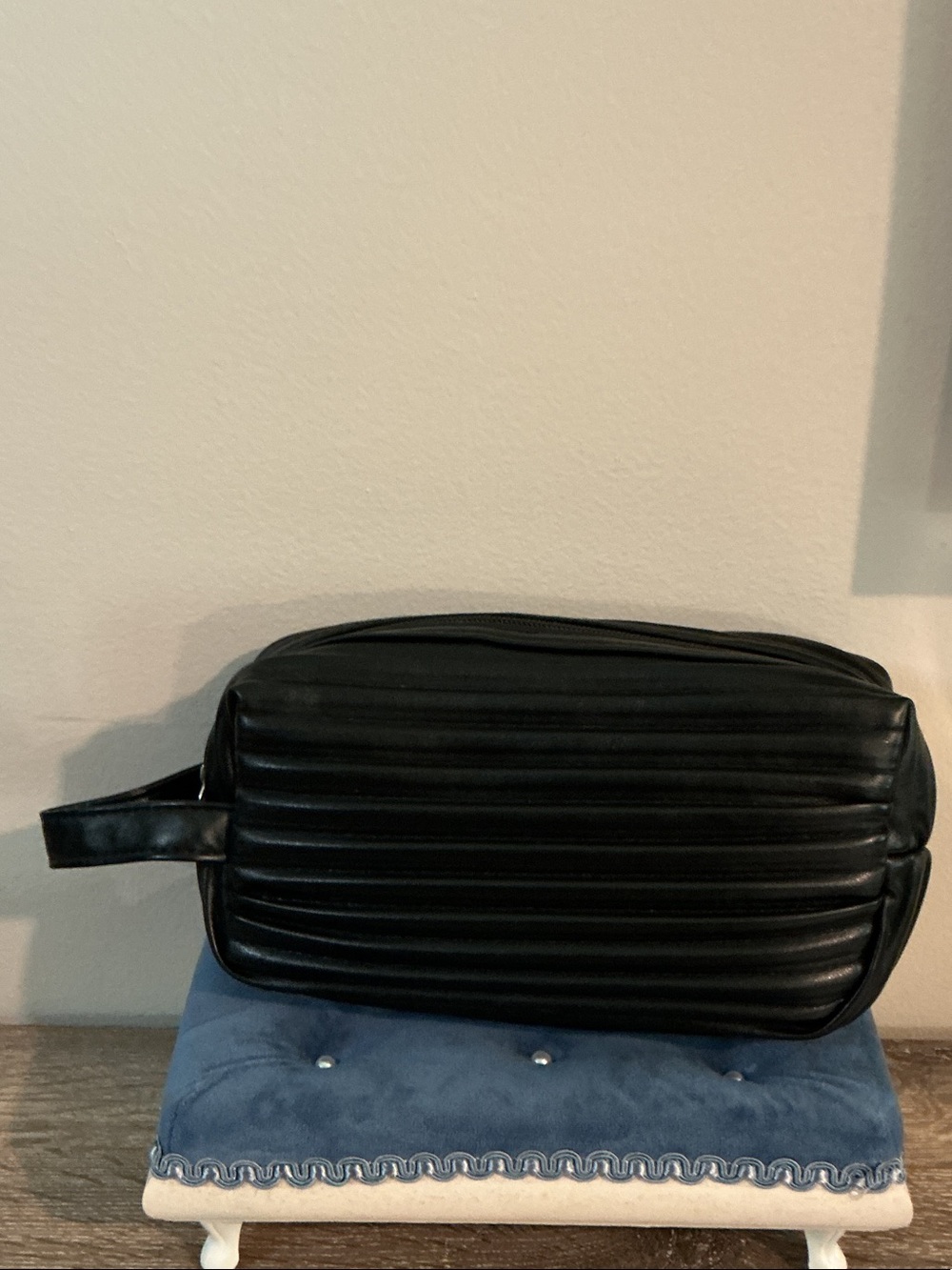Necessaire O.U.I. Paris Masculino Black Pleated Travel Toiletry Bag Dopp Kit NEW
